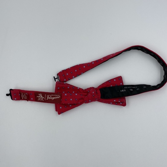 Red Bow Tie - Picture 3 of 6